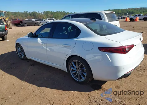 2023 Alfa Romeo Giulia Sprint Rwd из США, поврежденный, VIN ZARFAMAN1P7671791